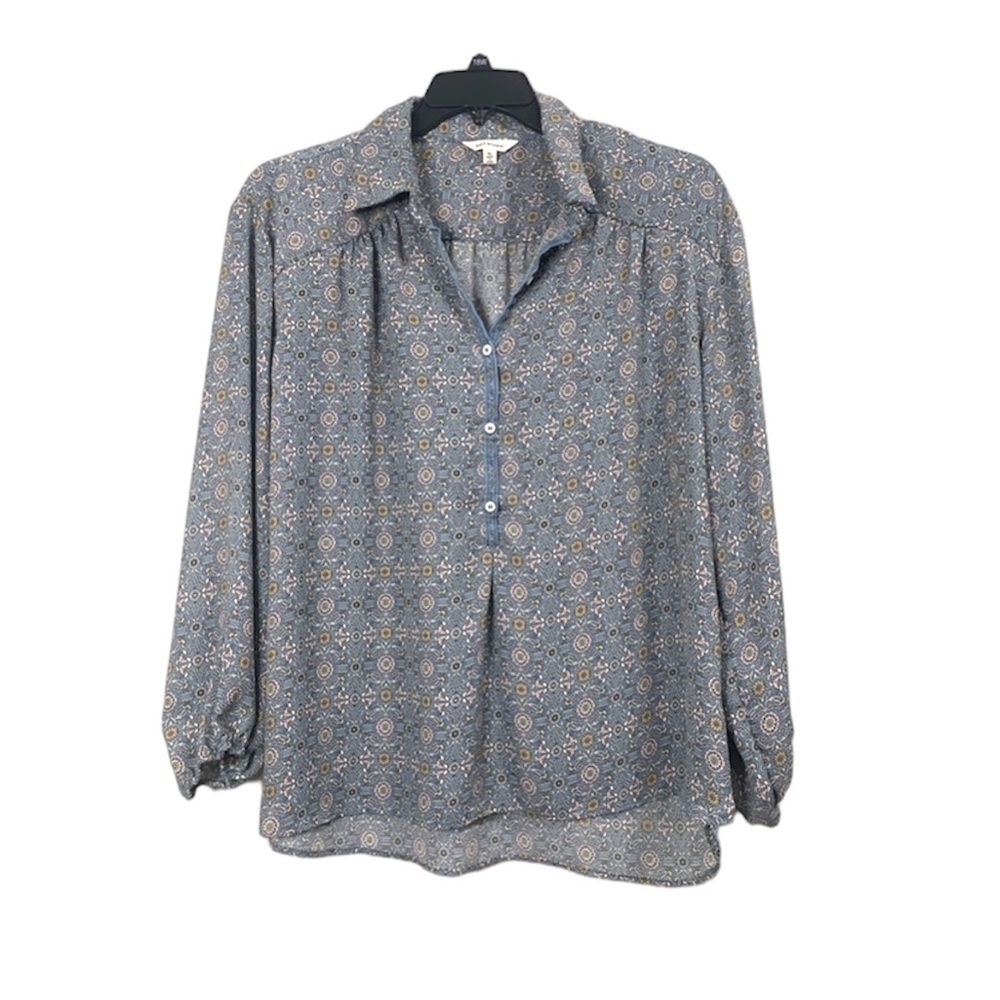 Max studio floral light blue sheer v neck 3/4 button up Blouse